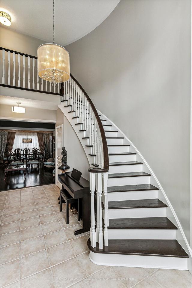2211 Stratus Dr, House detached with 4 bedrooms, 4 bathrooms and 4 parking in Oakville ON | Image 36