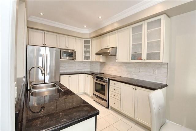 15 Sedgewick Pl, House attached with 3 bedrooms, 3 bathrooms and 2 parking in Vaughan ON | Image 7