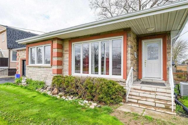 243 Federal St, House detached with 3 bedrooms, 3 bathrooms and 4 parking in Hamilton ON | Image 2