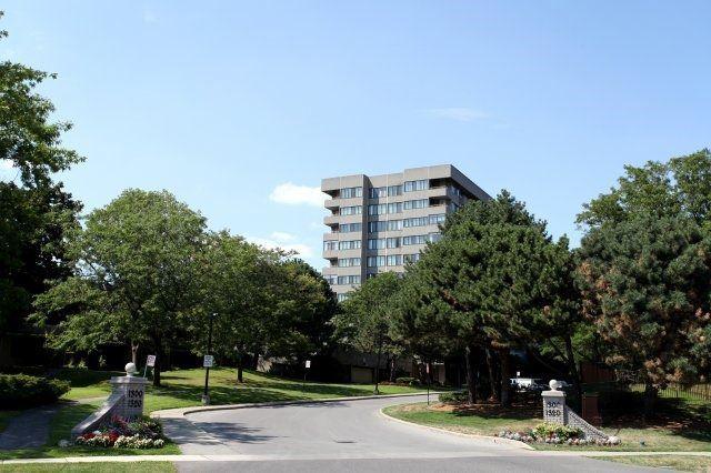816 - 1320 Mississauga Valley Blvd, Condo with 3 bedrooms, 2 bathrooms and 1 parking in Mississauga ON | Image 1