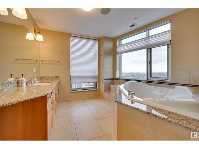 1900 - 10035 Saskatchewan Dr Nw, Condo with 3 bedrooms, 4 bathrooms and 5 parking in Edmonton AB | Image 43