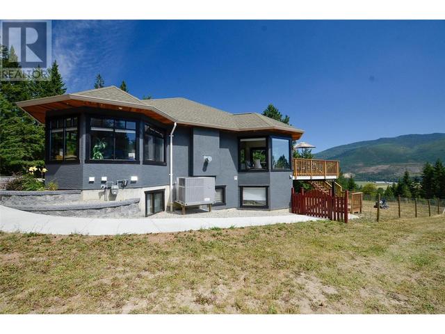 7 - 6500 15 Avenue Sw, House detached with 6 bedrooms, 4 bathrooms and 12 parking in Salmon Arm BC | Image 5