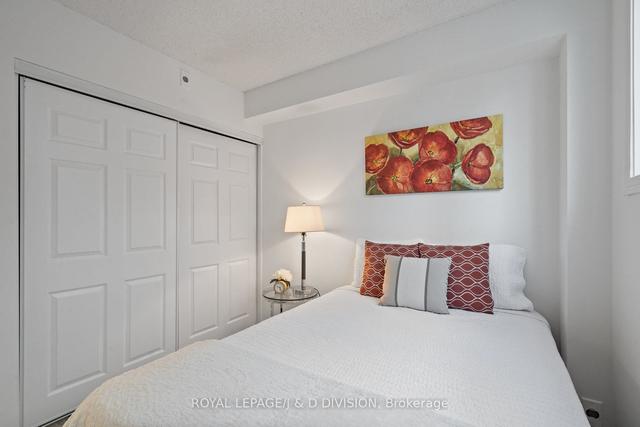 902 - 9 Shank St, Townhouse with 3 bedrooms, 1 bathrooms and 1 parking in Toronto ON | Image 13