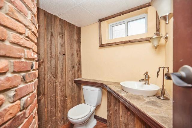 61 Royal Manor Dr, House detached with 3 bedrooms, 2 bathrooms and 7 parking in St. Catharines ON | Image 5
