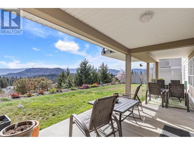 2264 Shannon Hills Drive, House detached with 3 bedrooms, 3 bathrooms and 4 parking in West Kelowna BC | Image 33