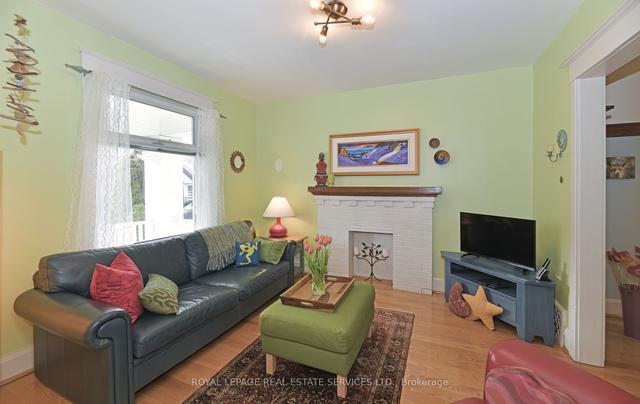 60 Robbins Ave, House semidetached with 3 bedrooms, 1 bathrooms and 0 parking in Toronto ON | Image 34