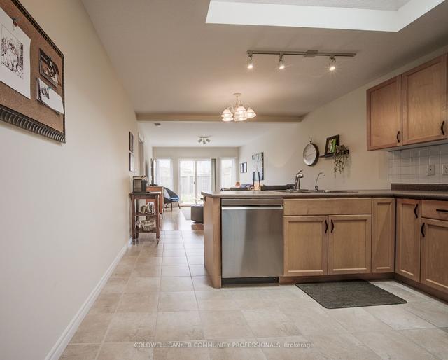 14 Wideman Blvd, House detached with 2 bedrooms, 2 bathrooms and 3.5 parking in Guelph ON | Image 3