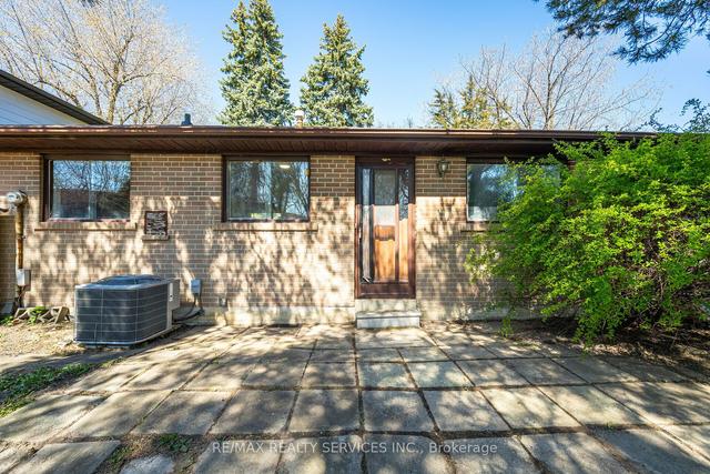 13 Duncan Bull Dr, House detached with 3 bedrooms, 1 bathrooms and 5 parking in Brampton ON | Image 22