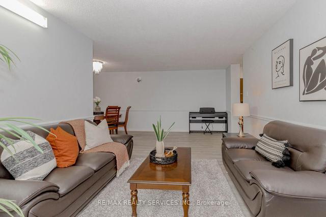 303 - 21 Knightsbridge Rd, Condo with 2 bedrooms, 1 bathrooms and 2 parking in Brampton ON | Image 5