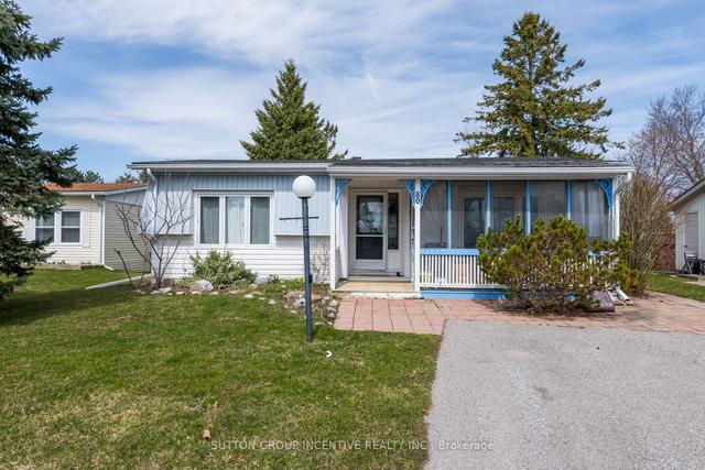 80 Linden Lane, House detached with 2 bedrooms, 1 bathrooms and 2 parking in Innisfil ON | Image 1