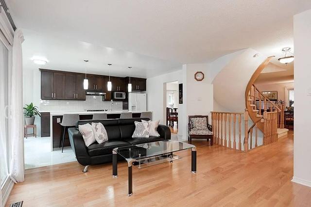 30 Tomlinson Circ, House detached with 4 bedrooms, 4 bathrooms and 6 parking in Markham ON | Image 9