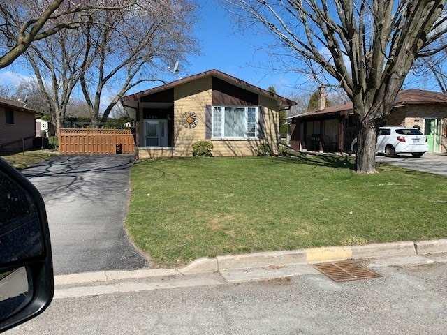 1155 Cabot St, House detached with 3 bedrooms, 2 bathrooms and 3 parking in Peterborough ON | Image 1