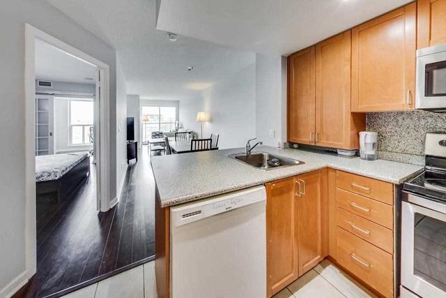 3009 - 8 Park Rd, Condo with 1 bedrooms, 1 bathrooms and 0 parking in Toronto ON | Image 2