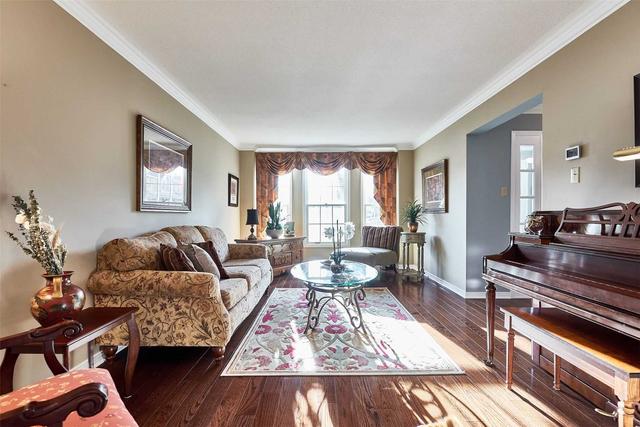 62 Rothean Dr, House detached with 4 bedrooms, 4 bathrooms and 6 parking in Whitby ON | Image 6