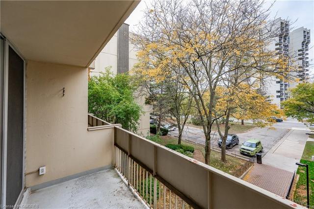 315 - 1300 Marlborough Court, House attached with 3 bedrooms, 1 bathrooms and 1 parking in Oakville ON | Image 16