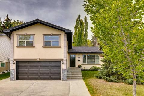 627 Strathcona Drive Sw, House detached with 5 bedrooms, 3 bathrooms and 4 parking in Calgary AB | Card Image
