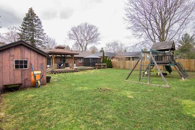527 Oakridge Dr, House detached with 3 bedrooms, 2 bathrooms and 7 parking in London ON | Image 17