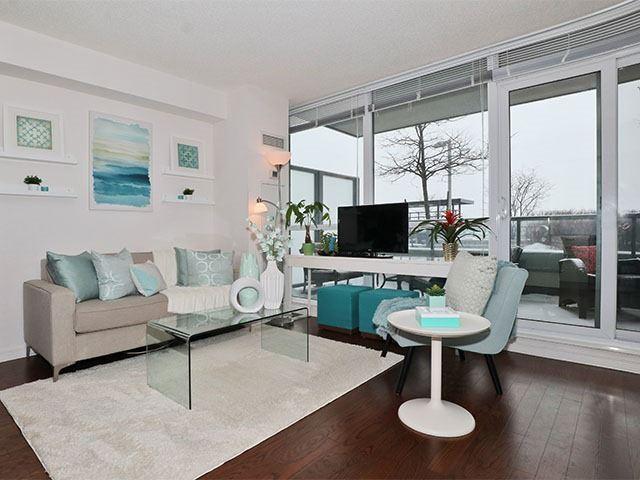 404 - 15 Legion Rd, Condo with 1 bedrooms, 1 bathrooms and 1 parking in Toronto ON | Image 3