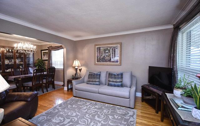 26 Compton Dr, House detached with 3 bedrooms, 2 bathrooms and 5 parking in Toronto ON | Image 32