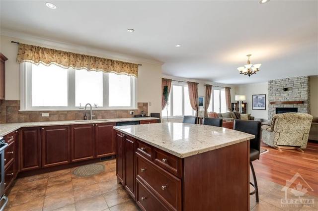 6865 South Village Drive, House detached with 5 bedrooms, 4 bathrooms and 8 parking in Ottawa ON | Image 11