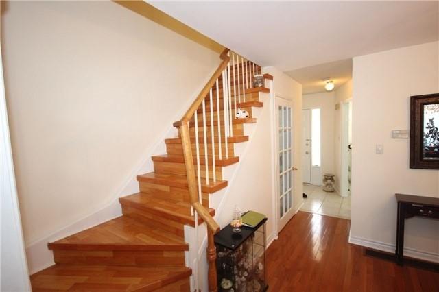 80 Plumrose Ptwy, House detached with 3 bedrooms, 2 bathrooms and 1 parking in Toronto ON | Image 2