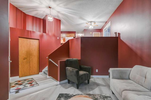 240 Falton Drive Ne, House detached with 3 bedrooms, 2 bathrooms and 4 parking in Calgary AB | Image 6