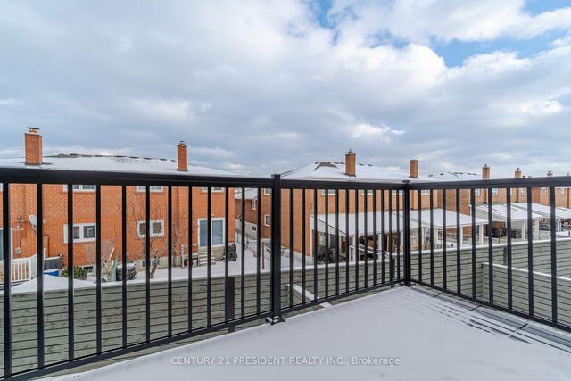 35 St Gaspar Crt, House semidetached with 3 bedrooms, 4 bathrooms and 3 parking in Toronto ON | Image 6