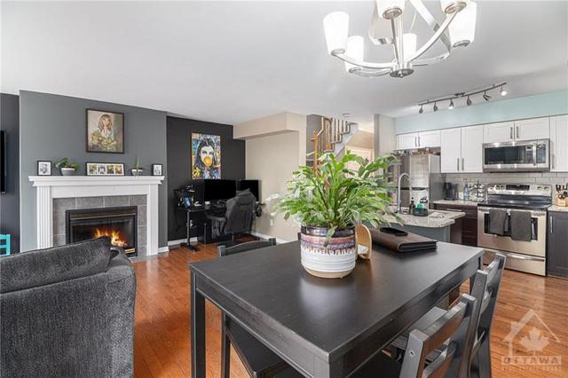 1310 Halton Terrace, Townhouse with 3 bedrooms, 2 bathrooms and 3 parking in Ottawa ON | Image 9