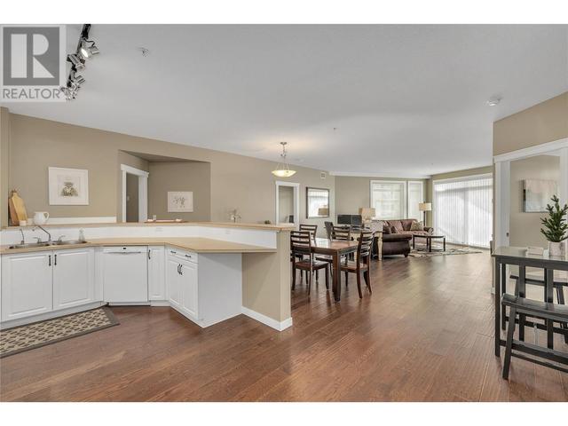 432 - 1088 Sunset Drive, Condo with 2 bedrooms, 2 bathrooms and 1 parking in Kelowna BC | Image 25