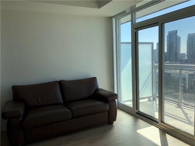 Lph27 - 525 Adelaide St, Condo with 1 bedrooms, 1 bathrooms and 1 parking in Toronto ON | Image 5