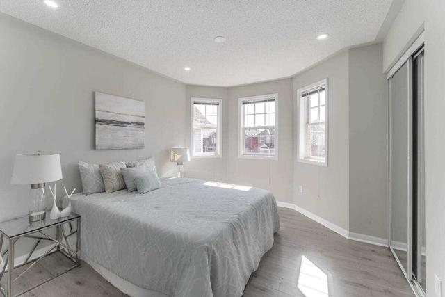 856 Shepherd Pl, House semidetached with 3 bedrooms, 3 bathrooms and 3 parking in Milton ON | Image 14
