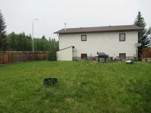 101 9th Av Ne, House detached with 3 bedrooms, 2 bathrooms and 2 parking in Sundre AB | Image 11