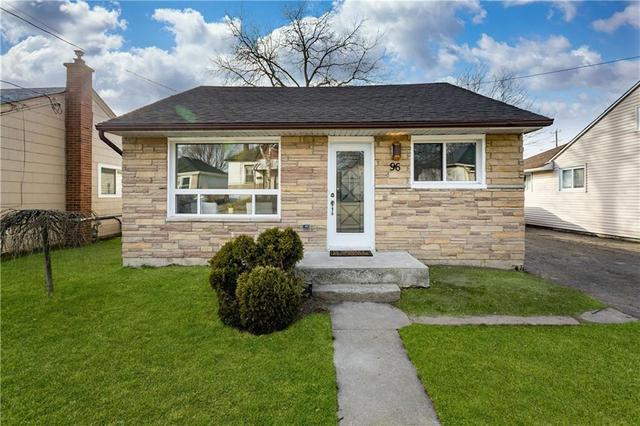 96 East 31st Street, House detached with 3 bedrooms, 1 bathrooms and 4 parking in Hamilton ON | Image 2