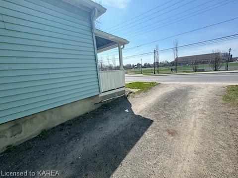 115 Concession Street, House detached with 2 bedrooms, 1 bathrooms and 2 parking in Kingston ON | Image 9