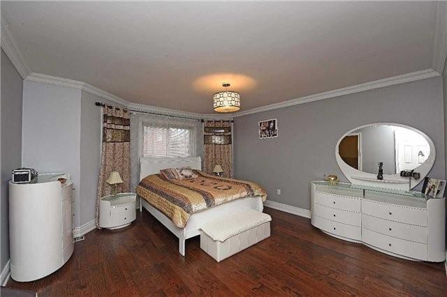 5367 Segriff Dr, House detached with 4 bedrooms, 4 bathrooms and 2 parking in Mississauga ON | Image 14