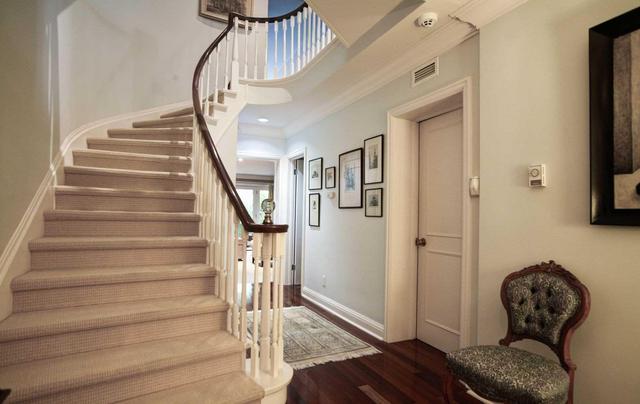108 Elm Ave, House semidetached with 3 bedrooms, 5 bathrooms and 4 parking in Toronto ON | Image 3