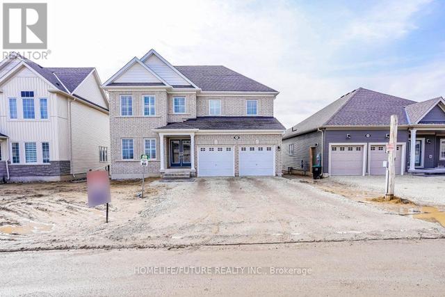 211 Prescott Dr, House detached with 4 bedrooms, 4 bathrooms and 6 parking in Whitby ON | Image 2