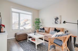 8 Westpark Common Sw, Home with 2 bedrooms, 2 bathrooms and 2 parking in Calgary AB | Image 3