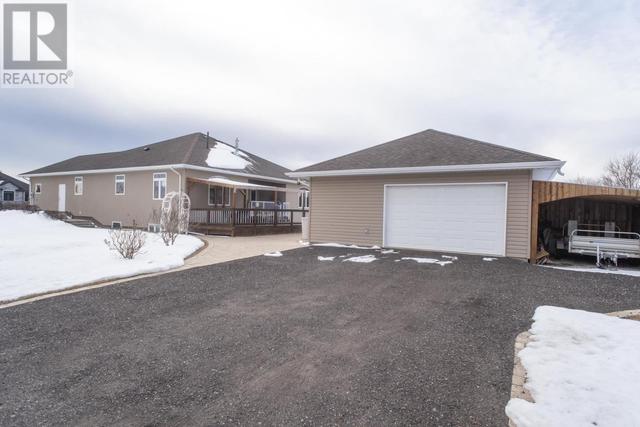 2145 Mahogany Way, House detached with 4 bedrooms, 3 bathrooms and null parking in Thunder Bay ON | Image 42