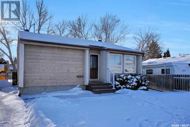 711 Callander Crescent N, House detached with 4 bedrooms, 2 bathrooms and null parking in Regina SK | Image 2