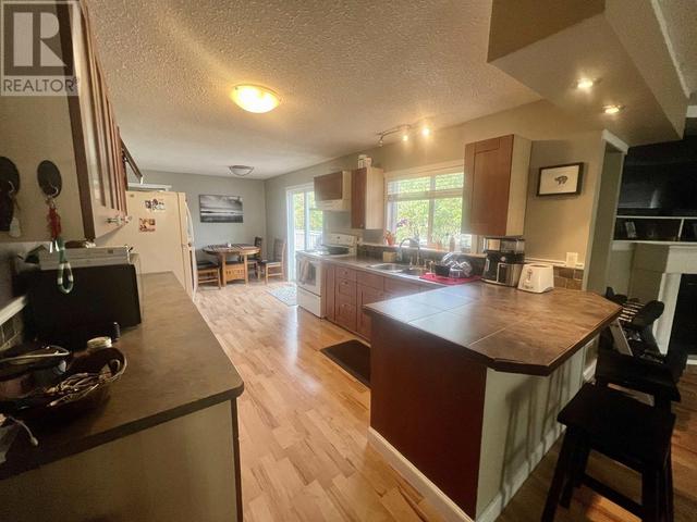 2711 Cramer Street, House detached with 5 bedrooms, 2 bathrooms and null parking in Terrace BC | Image 6