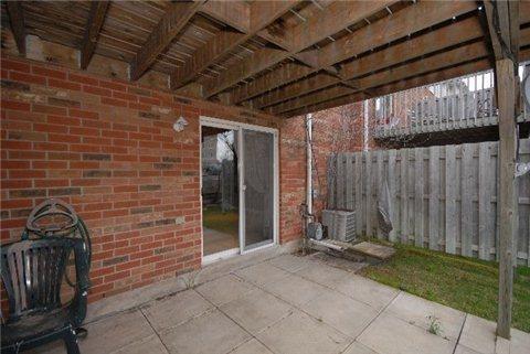 1055 Gordon St, Townhouse with 3 bedrooms, 3 bathrooms and 1 parking in Guelph ON | Image 17