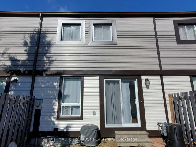 3518 Aladdin Lane, Townhouse with 3 bedrooms, 2 bathrooms and 1 parking in Ottawa ON | Image 3