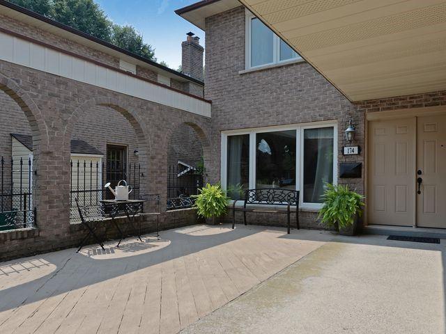 174 Hazelwood Dr, House detached with 4 bedrooms, 4 bathrooms and 2 parking in Whitby ON | Image 2