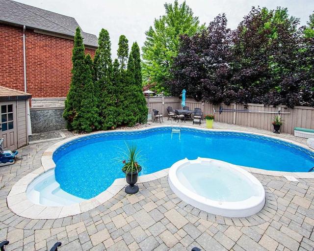 30 Amelynn Cres N, House detached with 4 bedrooms, 4 bathrooms and 6 parking in Vaughan ON | Image 33