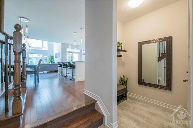 325 Dolce Crescent, Townhouse with 3 bedrooms, 3 bathrooms and 3 parking in Ottawa ON | Image 6