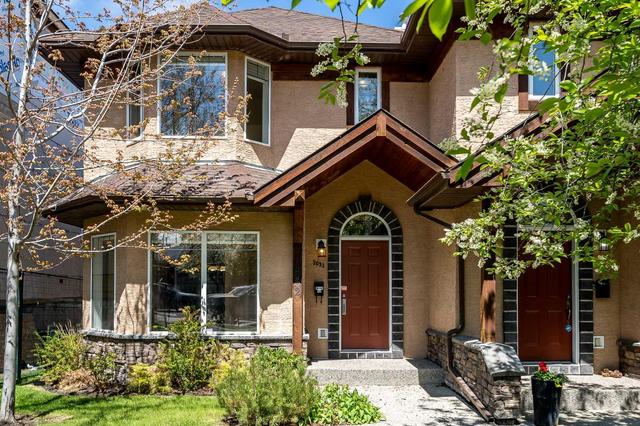 2032 45 Avenue Sw, Home with 4 bedrooms, 2 bathrooms and 2 parking in Calgary AB | Image 2