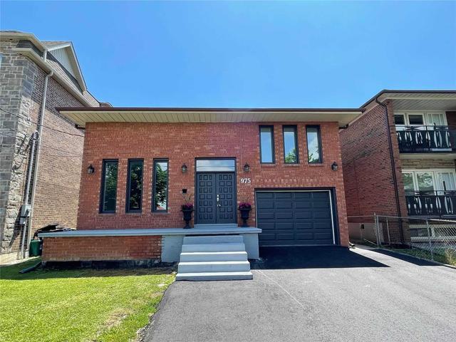 975 Glencairn Ave, House detached with 4 bedrooms, 6 bathrooms and 3 parking in Toronto ON | Image 12