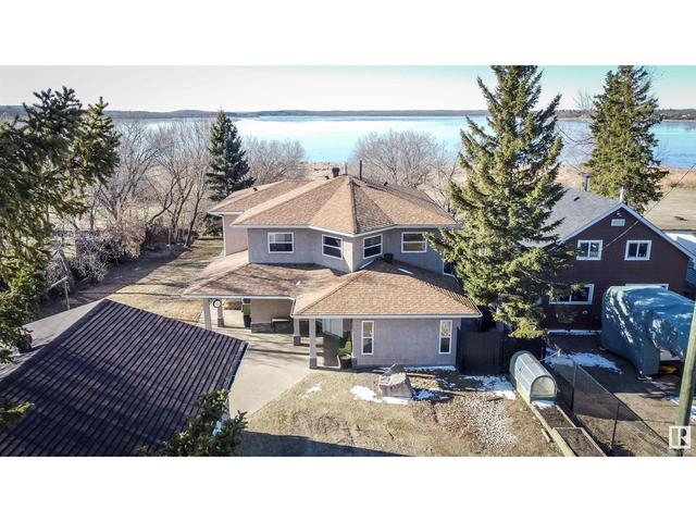 37 Lakeshore Dr, House detached with 2 bedrooms, 2 bathrooms and null parking in Sandy Beach AB | Image 1