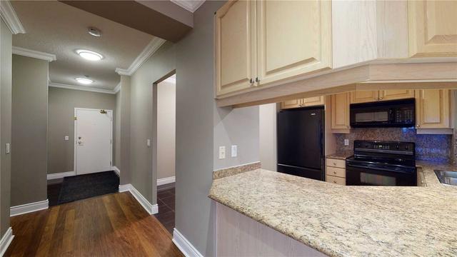lph 4 - 909 Bay St, Condo with 3 bedrooms, 3 bathrooms and 1 parking in Toronto ON | Image 20